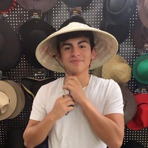 Meet your Posher, Erick